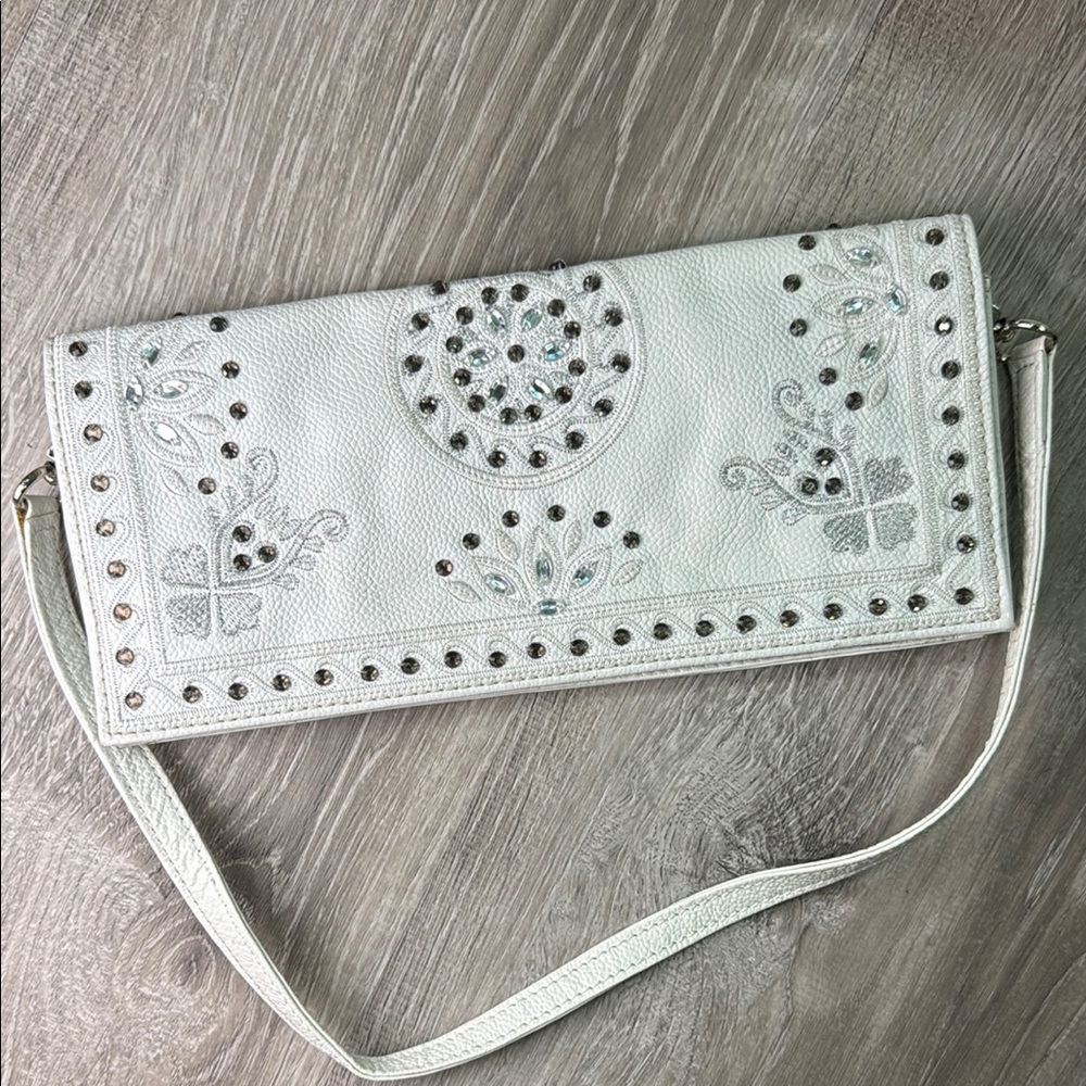 Wilsons Leather White Wristlet Chic Clutch